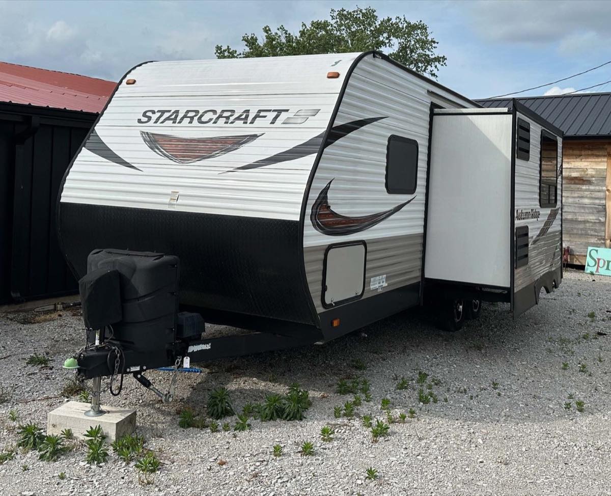 2019 Starcraft Autumn Ridge Outfitter bumper-pull camper at the Smithville auction